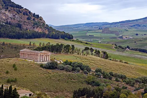 Doric Temple of Segesta - De Viewpoint, Italy