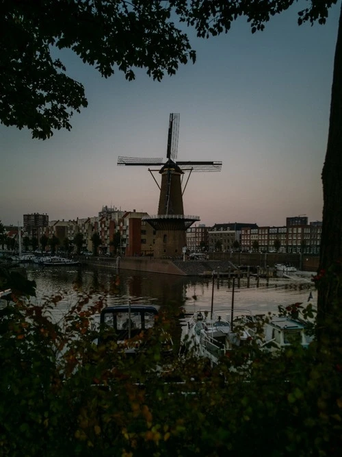 Korenmolen de Distilleerketel - Da Other side of the canal, Netherlands