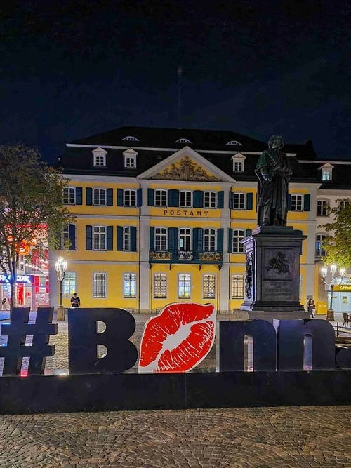 Beethoven Denkmal / Altes Postamt - از جانب Münsterplatz, Germany