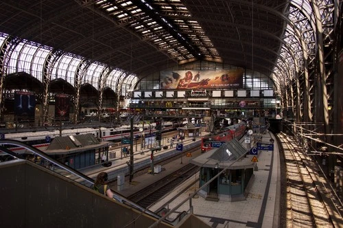 Hamburg Hauptbahnhof - From Im Hauptbahnhof an den Rolltreppen, Germany