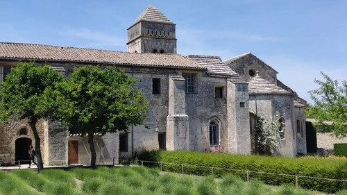Saint Paul de Mausole - จาก Backyard, France