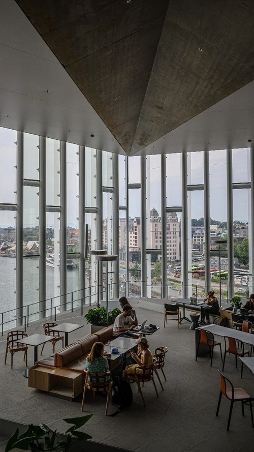 Oslo Public Library - От Inside, Norway