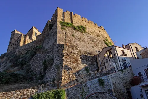 Rocca Imperiale Castle - Desde West side, Italy