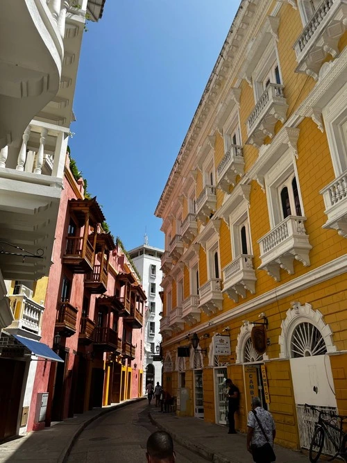 Calles de Cartagena - From Carrera 6, Colombia
