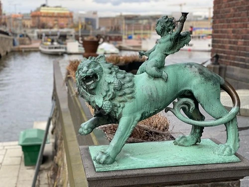 City Hall's Statues - Sweden