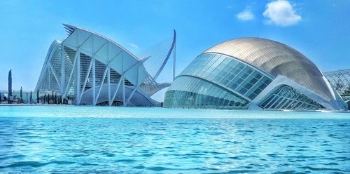 Hemisfèric y Museo de las Ciencias - Desde Puente, Spain