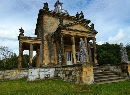 Temple of Four Winds - Depuis Backyard, United Kingdom