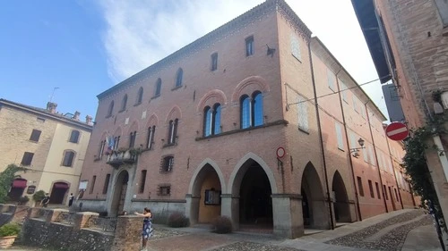 Palazzo del Comune - Aus Piazza Roma, Italy