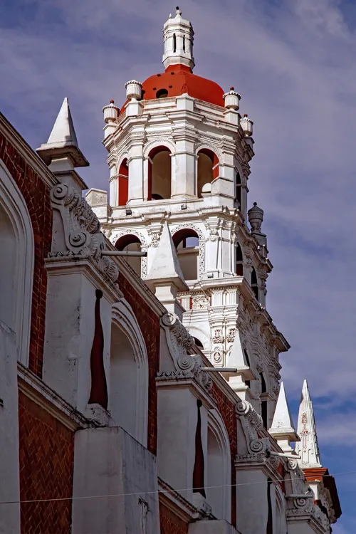 Templo del Espíritu Santo de la Compañía de Jesús - From Avenida Reforma, Mexico