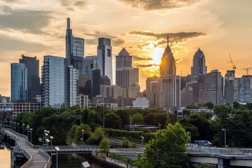 Filadelfia Skyline - Aus South Street Bridge, United States