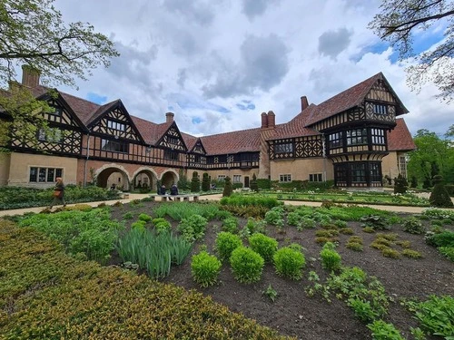 Schloss Cecilienhof - Aus Fußweg, Germany