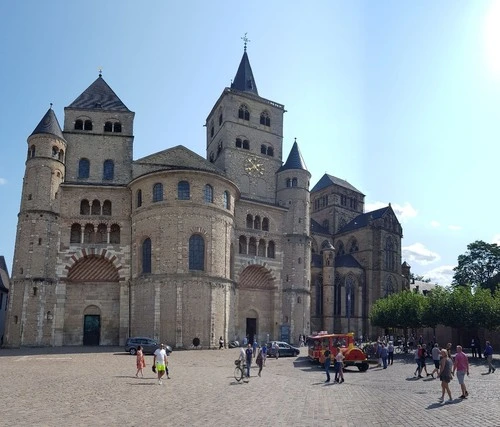 Dom Trier - Desde Dimfreihof, Germany