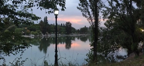 Lago del Parque General San Martín - Desde A sus orillas, Argentina