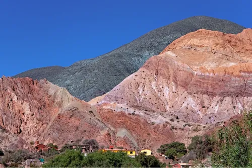 The Hill of Seven Colors - Depuis Nueva Terminal de Omnibus Purmamarca, Argentina